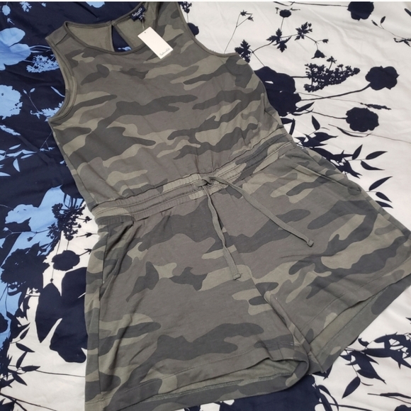 NWT Splendid Camouflage Romper - Picture 3 of 7